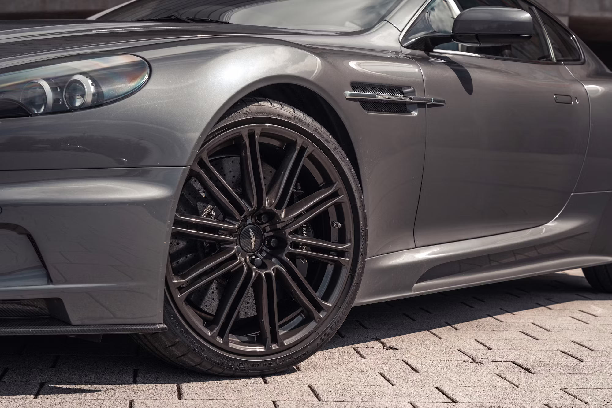 The Allure of Supercars: A Deep Dive into Performance and Prestige